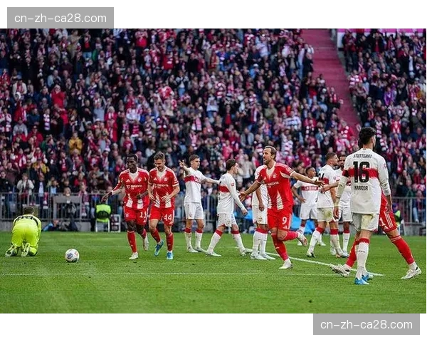 拜仁对阵斯图加特：穆西亚拉助攻格雷罗破门，南部之星反超比分